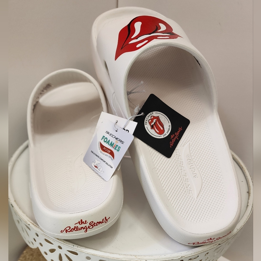 Sketchers Rolling Stones Red Mick Jagger Mouth White Foamies Slide Sandal NWT! - Picture 5 of 13